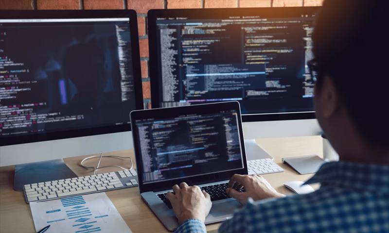 数据科学选型:R与Python如何赋能克拉玛依区网站建设?
